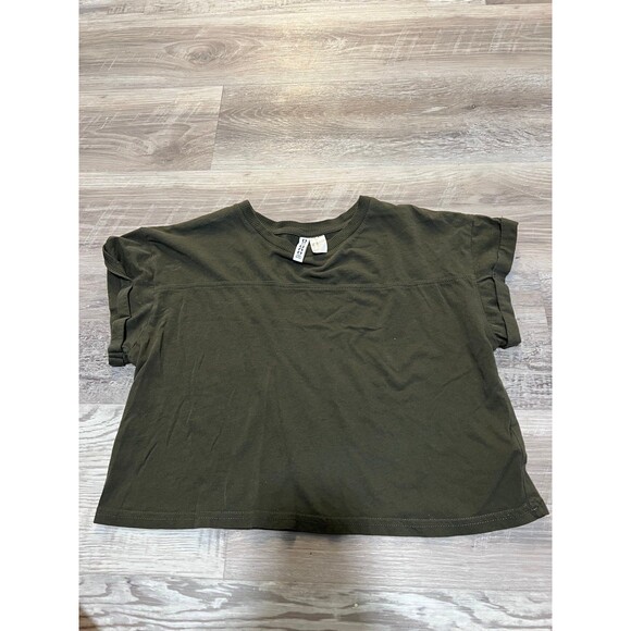 H&M crop top t shirt rolled sleeves green size xs but fits oversized - Picture 1 of 4